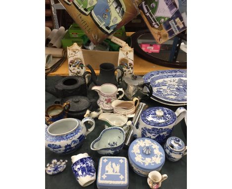 A WEDGWOOD TRINKET BOX AND ANOTHER, VICTORIAN BLUE AND WHITE TEAPOTS AND CREAM JUG, OTHER VICTORIAN BIRD DECORATED VASES 