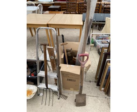 AN ASSORTMENT OF TOOLS TO INCLUDE A SMALL STEP LADDER, FORKS AND RAKES ETC 