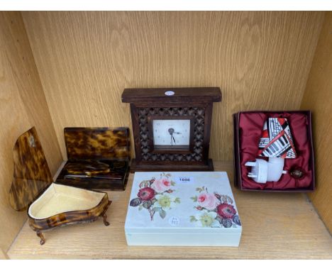 AN ASSORTMENT OF ITEMS TO INCLUDE A CLOCK, JEWELLERY BOXES AND A DRESSING TABLE SET ETC 