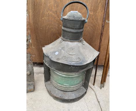 A VINTAGE 'STARBOARD' BOAT LIGHT LANTERN 
