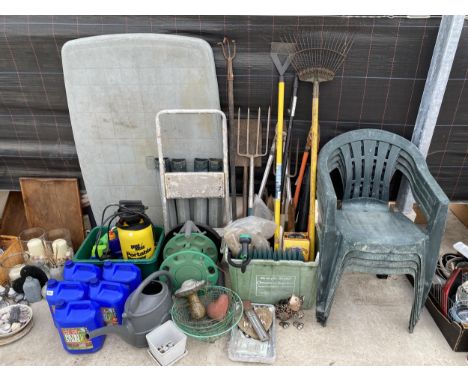 AN ASSORTMENT OF GARDEN ITEMS TO INCLUDE PATIO CLEANER, STACKING CHAIRS AND TOOLS ETC 