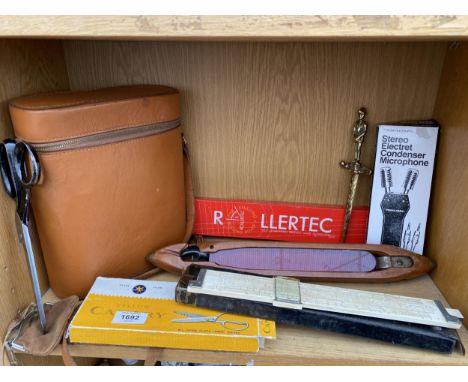 AN ASSORTMENT OF VINTAGE ITEMS TO INCLUDE A WEAVING LOOM, MICROPHONE AND SCISSORS ETC 