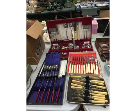 A QUANTITY OF BOXED VINTAGE FLATWARE 