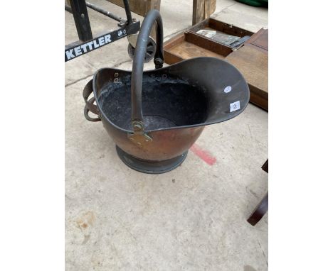 A VINTAGE COPPER COAL BUCKET 