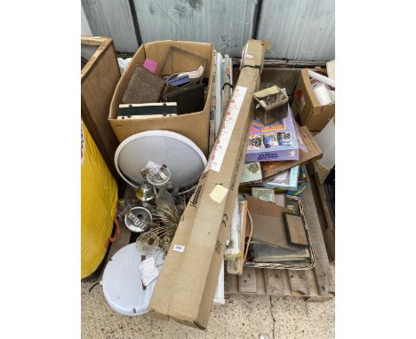 AN ASSORTMENT OF HOUSEHOLD CLEARANCE ITEMS TO INCLUDE LIGHT FITTINGS AND PICTURE FRAMES ETC 