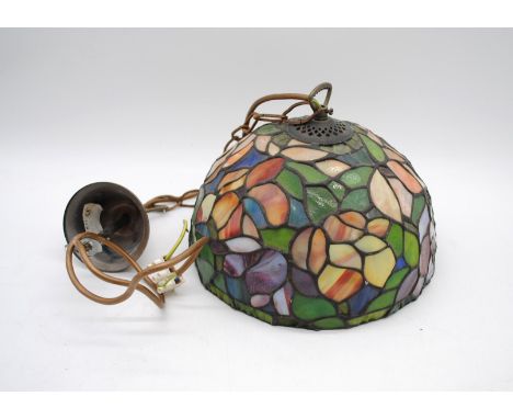 A Tiffany style glass ceiling light pendant - diameter 26cm