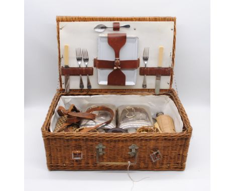 A vintage wicker picnic set - leather straps A/F