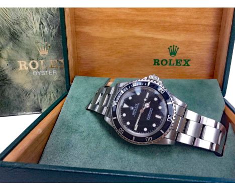 GENTLEMAN'S ROLEX OYSTER PERPETUAL SUBMARINER STAINLESS STEEL AUTOMATIC WRIST WATCH, 1986 from serial number, model no. 5513 