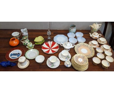 A collection of ceramics to include a Masons 'Chartreuse' green and white jug, a Carlton ware sauce boat fashioned as a leaf,