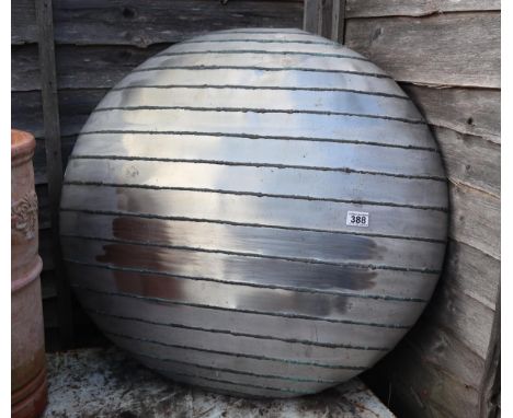 Metal garden wall art - Approx diameter: 82cm
