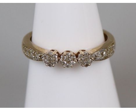 Gold diamond set ring