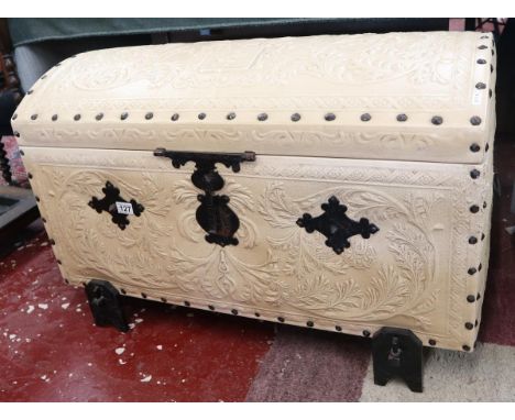 Leather effect dome trunk