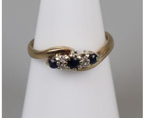 Gold sapphire &amp; diamond ring