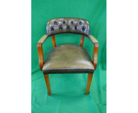 Button-back leather desk chair