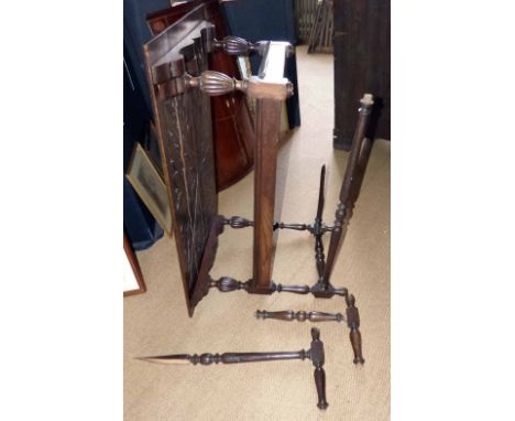 Early 20th century oak monks bench. Condition Report: see terms and conditions.