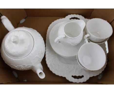 A collection of Spode Savoy Cabbage tea ware to include a teapot, 4 cups, 4 saucers, a milk jug and a cake plate (Qty).  In g
