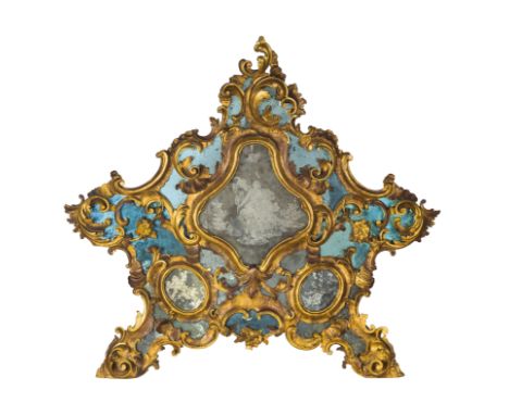impianto mistilineo ornato da ricco fregio naturalistico con volute a ricciolo e fiori, specchio suddiviso in sezioni mistili