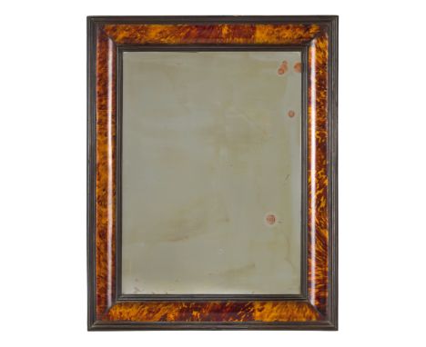 squadrata, fascia convessa e profili modanati; usure, alcune rotture nella cornice, restauri, specchio probabilmente sostitui