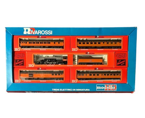 Rivarossi HO gauge The Milwaukee Road "Chippewa Hiawatha Limited" Train Pack No. 220, with silver, brown and orange 6139 Heav