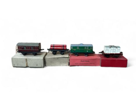 Hornby O gauge collection, generally good plus in good or better boxes, with French Hornby Fourgon No.1-S, Hornby Low Sided W