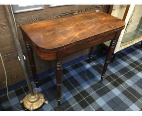 VICTORIAN MAHOGANY TURNOVER CARD TABLE, 89cm wide