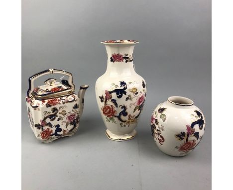 LOT OF MASONS 'MANDALAY' CERAMICS, including vases, candlestick, chamber candlestick, dishes and jugs, approximately 26 overa