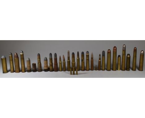 Thirty-one collector's cartridges mainly for rifle including .577 Snider, .577/500, .475, Kynoch 12 bore Nitro-Ball, Kynoch 1