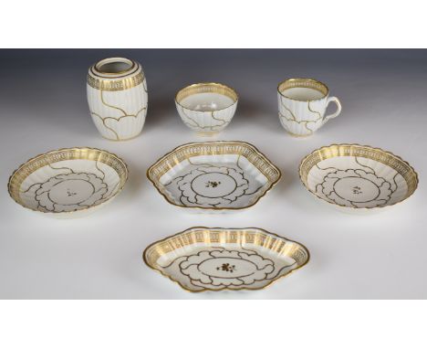 18thC matched set of Caughley / first period Worcester teaware including piece impressed 'Salopian', blue crescent mark etc, 