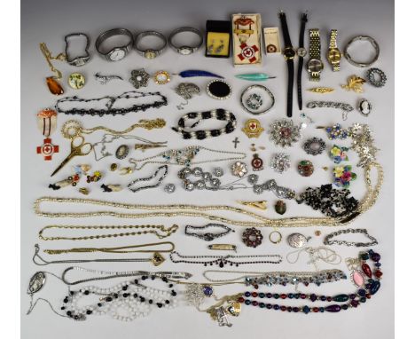 A collection of costume jewellery including silver brooch in the form of a feather set with enamel, Hollywood brooch, Sphinx 