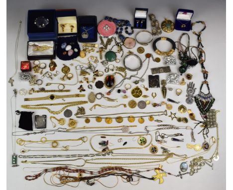 A collection of jewellery including 9ct gold rope twist necklace (3.5g), Swarovski model of a shell, silver serpent bangle, l