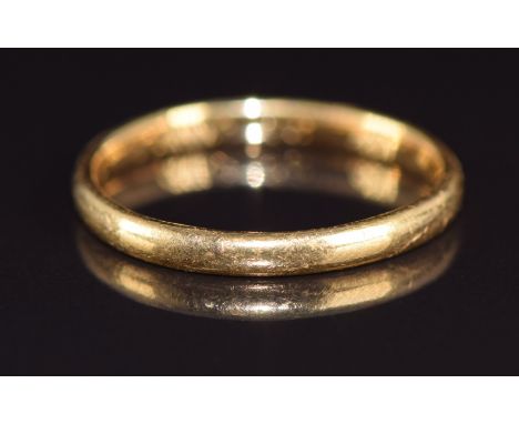 A 22ct gold wedding band / ring, 2.1g, size L