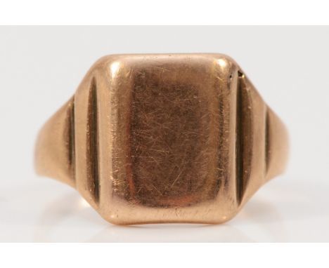 A 9ct rose gold vintage signet ring, H 1/2, 3.3g