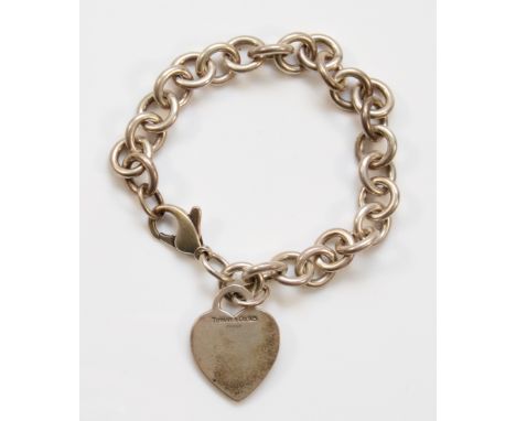 Tiffany &amp; Co., a silver bracelet with heart. London 2002, 17.5cm, 34gm