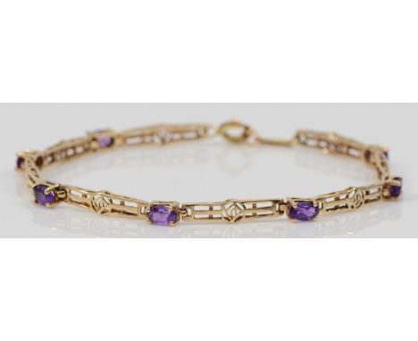 A 9ct gold and amethyst bracelet, 18cm, 4.2g