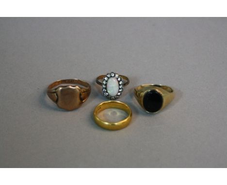 FOUR MIXED RINGS, 1 x 22ct (ring size k, approximate weight 6 grams) and three 9ct dress rings, approximate weight 13.7 grams