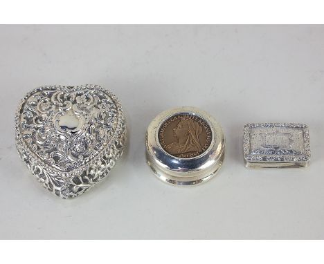 A Georgian silver vinaigrette, maker NM, marks worn (a/f - grille detached, box torn), together with a heart-shaped trinket b