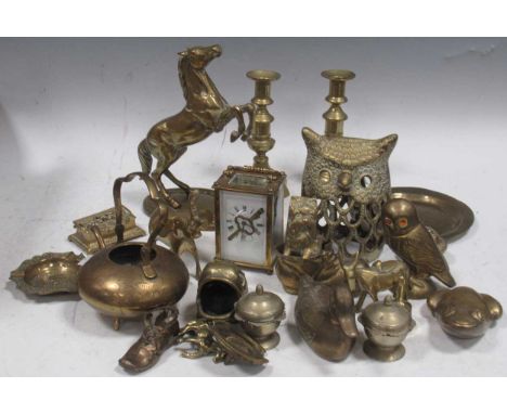 Box of brass ornaments and novelty brass collectables to include a pair 19th century candlesticks, a rearing stallion, frog, 
