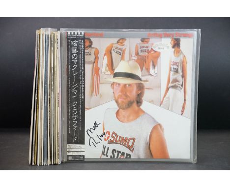 The Ultimate Guide on How To Store Autographed Photos – Tamino