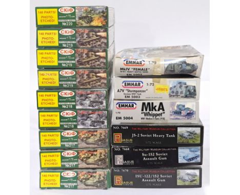 Pegasus, Emhar and similar, a mixed boxed model kit group of 1/72 scale tanks to include, Pegasus No.7669 JS-2 Soviet Heavy T