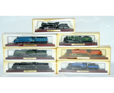 a boxed group of static model trains (see photo). Conditions appear to be Excellent (unchecked for completeness).