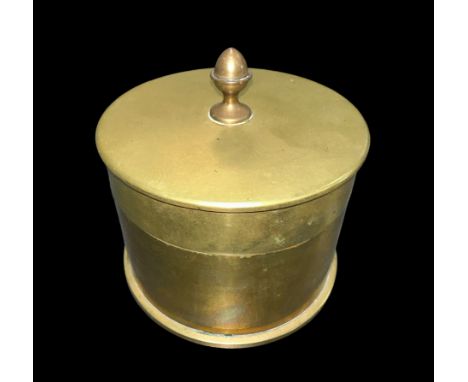 Trench Art lidded Tobacco box made from an ammunition shell. Diameter 11cm. 
