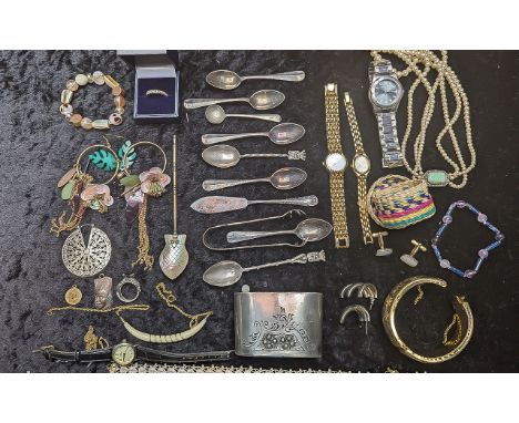 Large Collection of Costume Jewellery, including some silver, including chains, beads, pearls, bracelets, bangles, rings, wat