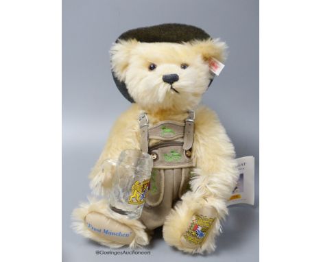   A Steiff limited edition musical Deutche bear