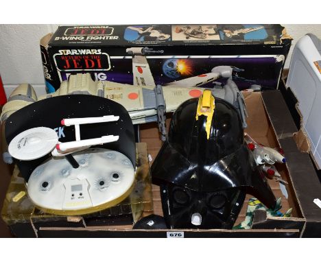 A BOXED KENNER STAR WARS RETURN OF THE JEDI B-WING FIGHTER VEHICLE, No 71370, playworn condition but appears complete and in 