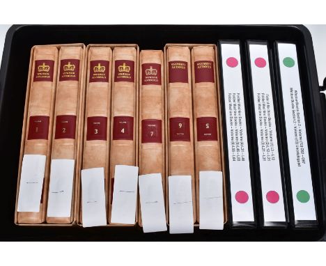 A LARGE COLLECTION OF DECIMAL FOLDED BOOKLETS, housed in seven twenty two ring albums, all identified by Machin Collectors Cl