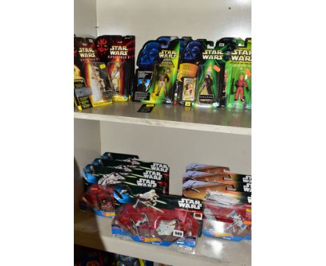 A QUANTITY OF ASSORTED STAR WARS FIGURES AND MODELS, Kennes/Hasbro figures from the Episode 1, Power of the Force and Power o