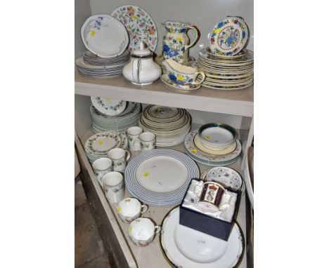 A GROUP OF CERAMIC TABLEWARES AND COLLECTABLES, to include boxed Royal Crown Derby Royal commemorative loving cup (HRH Prince