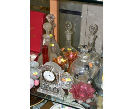 A GROUP OF LATE VICTORIAN AND 20TH CENTURY GLASSWARE, including a Waterford Crystal quartz clock, bears etched mark to the un