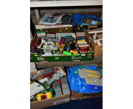 A LARGE COLLECTION OF TOMY TRACKMASTER THOMAS THE TANK ENGINE &amp; TOMY TRAIN ITEMS, to include assorted locomotive, rolling