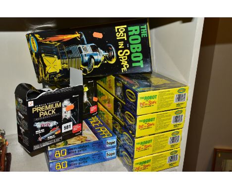 FIVE BOXED UNBUILT POLAR LIGHTs THE ROBOT FROM 'LOST IN SPACE' PLASTIC CONSTRUCTION KITS, No 5030, all still factory sealed, 